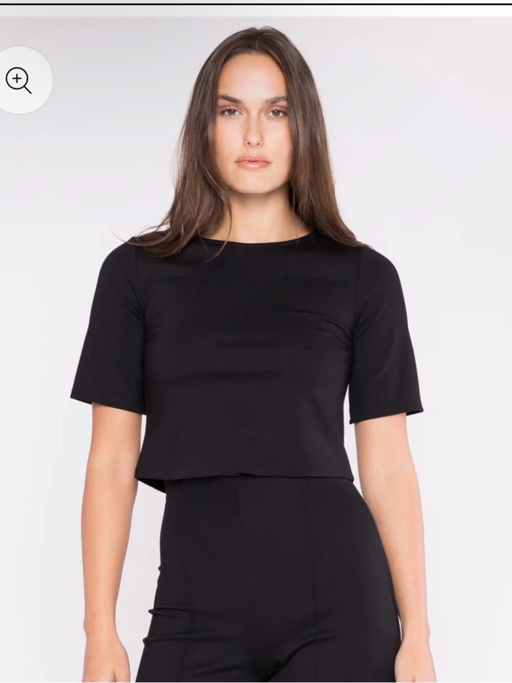 Essential Black Short-Sleeve Crop Top - Women